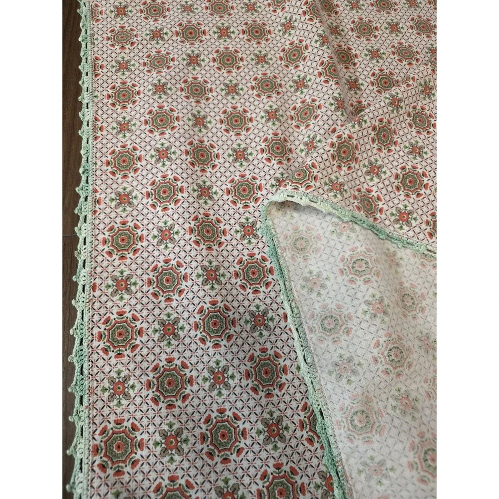 VTG Tablecloth Table Topper Square Card Table Red Mint Green Crochet Cottage 35